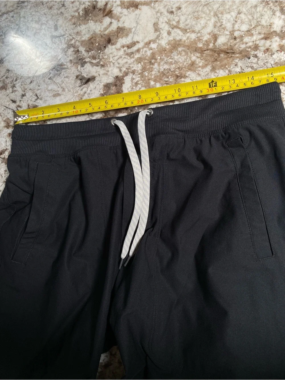 Vuori Men's Black Meta Joggers